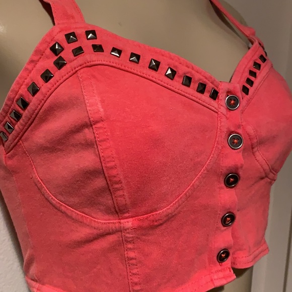 ❌SOLD❌Studded crop top - Picture 4 of 12